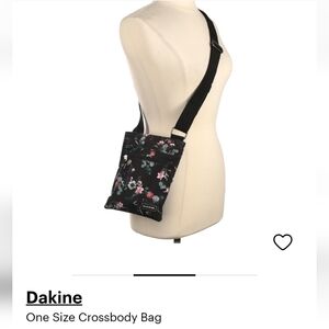 Dakine crossbody purse